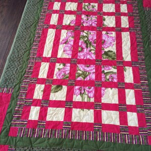 Garden Trellis Large Throw Quilt image 2