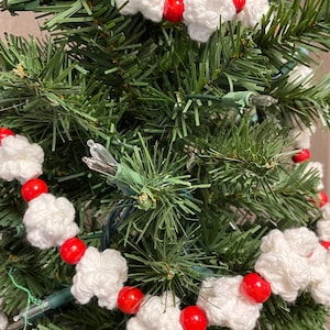 Crocheted Popcorn with Wooden Berries