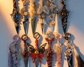 Dague gothique Kunai faite main, pendentif couteau en cristal vintage, décoration d'autel Witchcore, breloque bijoux DIY, cadeau esthétique fantastique