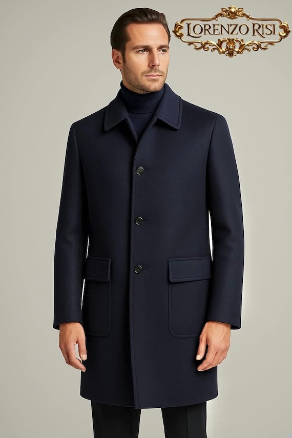 Lorenzo Risi hand-tailored coat | Coconut buttons | Shirt collar | Pockets | 100% wool
