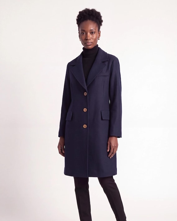 Women's handmade wool coat • Single-breasted navy • Coconut buttons • Viscose lining • Elegant