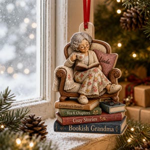 Adorno navideño personalizado para la abuela, recuerdo de madera de 2 capas con nombre personalizado para amantes de los libros, regalo para abuela, nana y lectora.