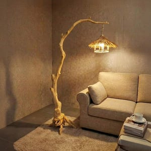 Drivvedsträdgren golvlampa hörnsänglampa handgjord trälampa rotting lampskärm konstinredning hem
