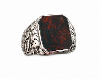 Anillo de sello de plata de ley hecho a mano con piedra de sangre, joyería gótica llamativa con grabado floral.