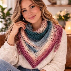 Eenvoudig gehaakte sjaalpatroon pdf, gestreepte driehoekige sjaal, gehaakt wikkelpatroon voor beginners, moderne gehaakte sjaal, 4-kleuren sjaal.