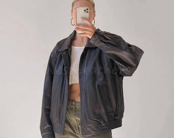 Oversized Black Leather Bomber Jacket: Vintage-inspired Real