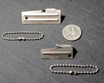 Abrelatas militar original P-38 o P51, herramienta de supervivencia de emergencia con cadena de acero inoxidable de 4,5". ENVÍO GRATIS.