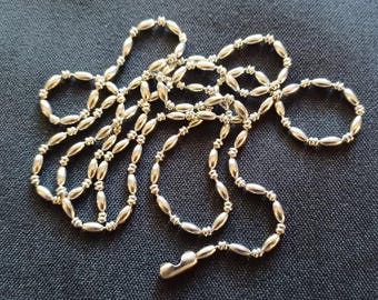 Collar, pulsera o llavero de cadena corta de acero inoxidable plateado con cuentas de arroz y 2 bolas aplastadas, estilo militar. ENVÍO GRATIS.