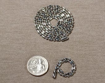 Collar, pulsera o cadena corta/llavero de acero inoxidable plateado con barra y cuentas de bola, estilo militar. ENVÍO GRATIS.