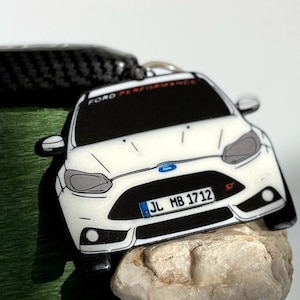 Personalizowany brelok samochodowy – idealny dla wszystkich fanów motoryzacji!