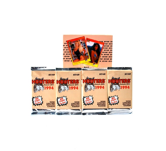 Hooters Wrapping Paper Set
