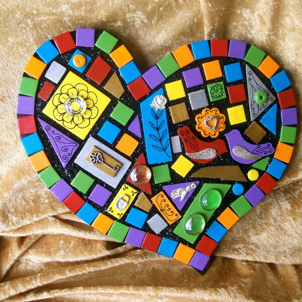 Mixed Media Mosaic Wood Heart - "A Look Inside". Wood tiles, glass beads, metal charms, handpainted beads.  Susie Carranza Studio.