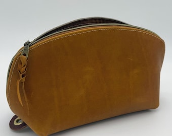 Full Grain Leather Dopp Kit, Personalized Toiletry Bag, Travel Organizer