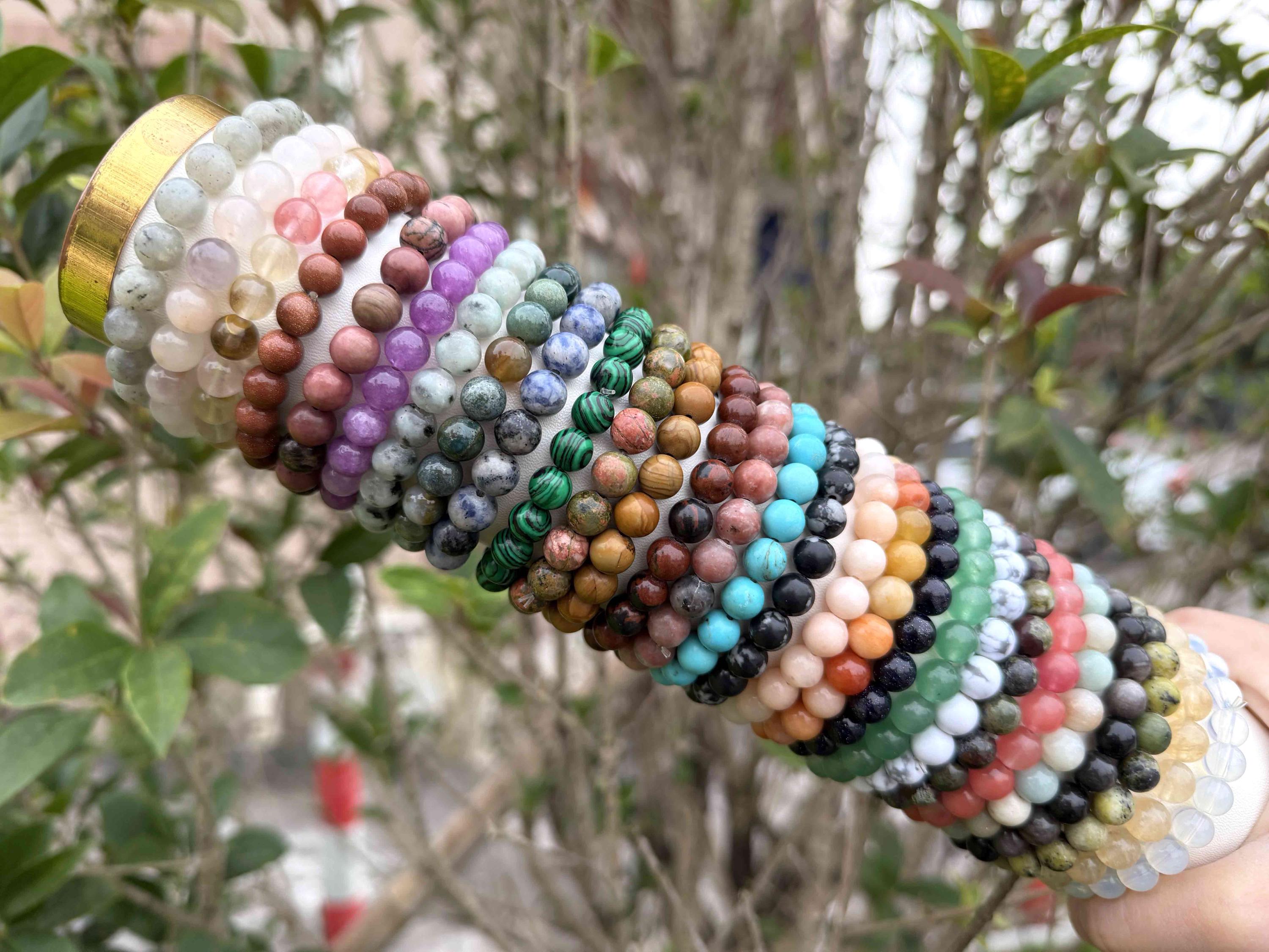 Bracciale Basic Perle Grigio Chiaro E Sfera Argento Diamantato Brac Basic Elastico Di Perle Tonde Grigio Chiaro Finito Con