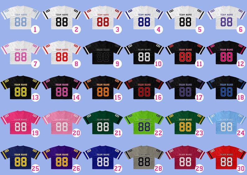 Puede incluir: Una colecci&oacute;n de 30 camisetas de f&uacute;tbol en varios colores, cada una con el n&uacute;mero "88" y texto personalizable. Las camisetas tienen rayas contrastantes en las mangas y se muestran sobre un fondo azul claro.
