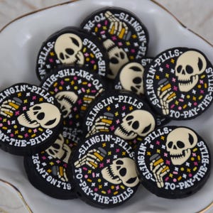Contas de silicone com caveira e esqueleto para Halloween, contas soltas para caneta, pingentes com contas focais para presente, acessórios para joias faça você mesmo, cordão com contas focais