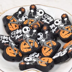 ハロウィンの不気味なスケルトンパンプキンシリコンビーズ、ルーズペンビーズ、ギフトフォーカルビーズチャーム、DIYジュエリーアクセサリーサプライ、ストラップフォーカスビーズ