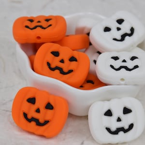 Pumpkin Lamp Silicone Beads,Loose Pen Beads,Gifts Focal Bead Charm,DIY Jewelry Accessories,Keychain Keyring Bracelet Necklace Lanyard Making