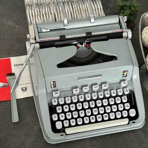 Hermes 8 Typewriter - Etsy Israel