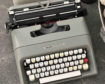 完璧に動作するタイプライター - ブルー Olivetti Lettera 22 - 専門