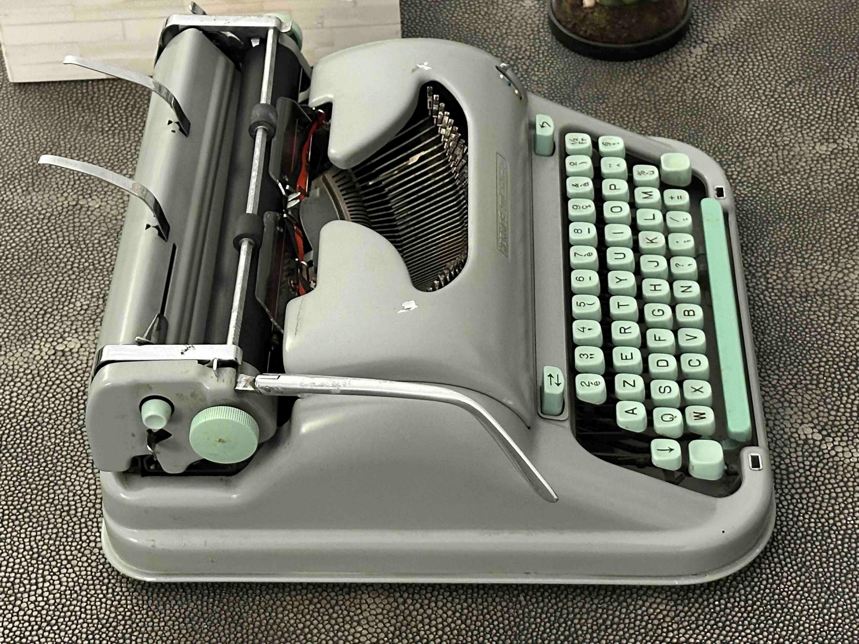 Hermes Media 3 タイプライター、Azerty レイアウト、Pica 書体 - Etsy