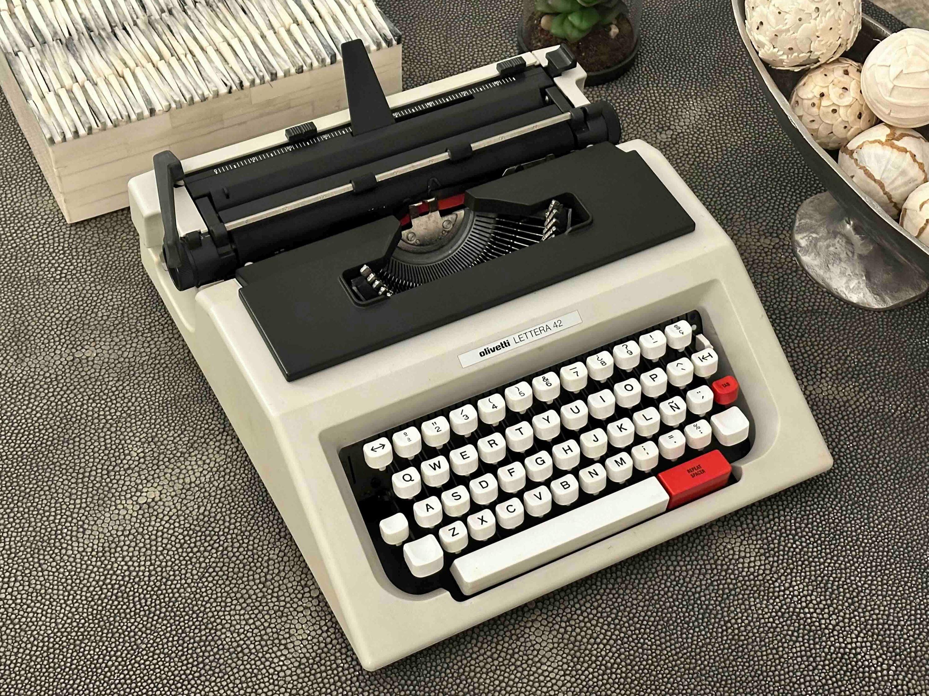 Olivetti Lettera 42 - Etsy
