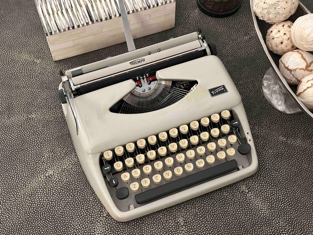 Triumph Tippa 1 Typewriter With Qwerty Layout, 1966, Made in Germany - Etsy
