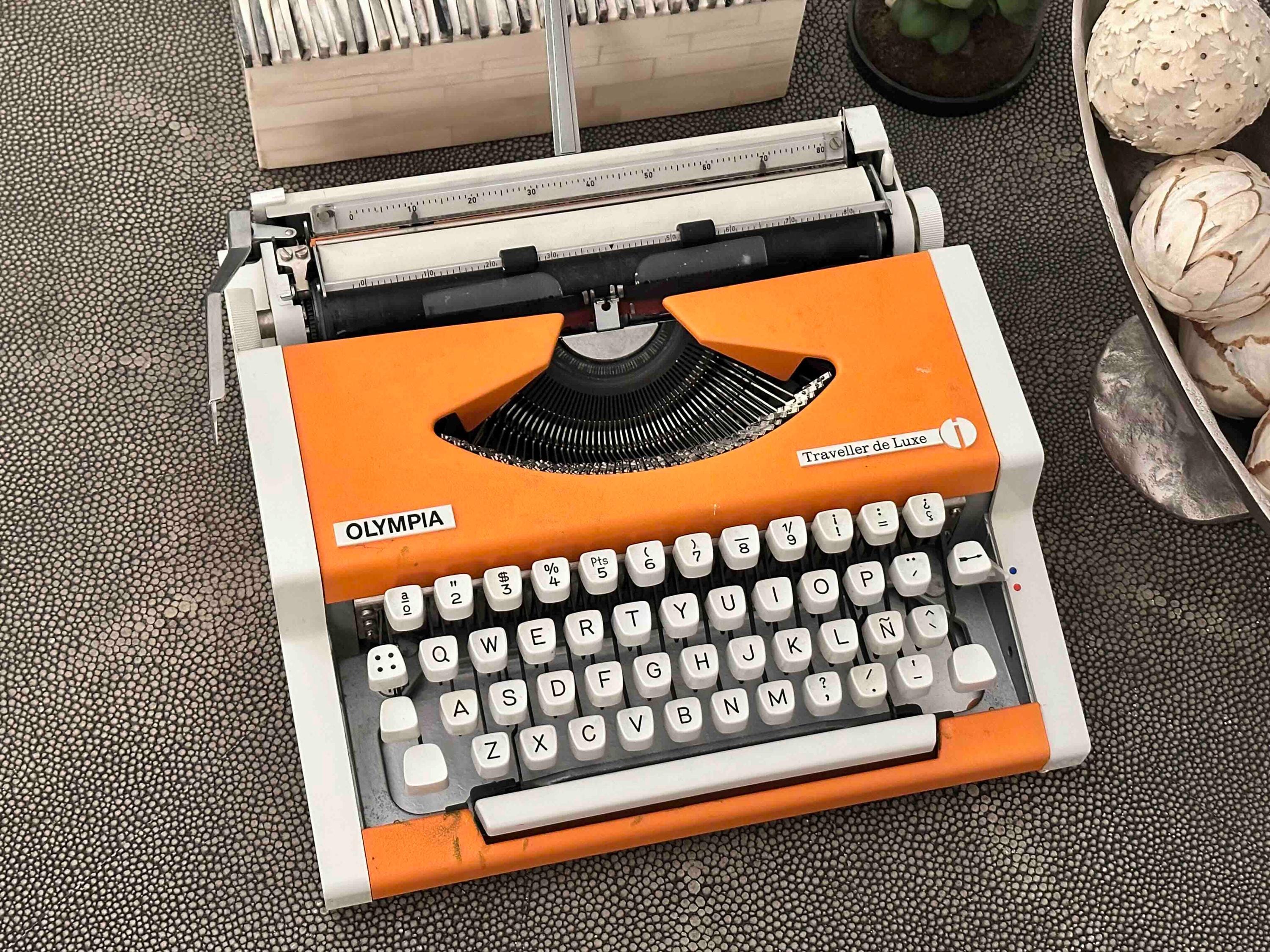 Olympia typewriter - Etsy 日本