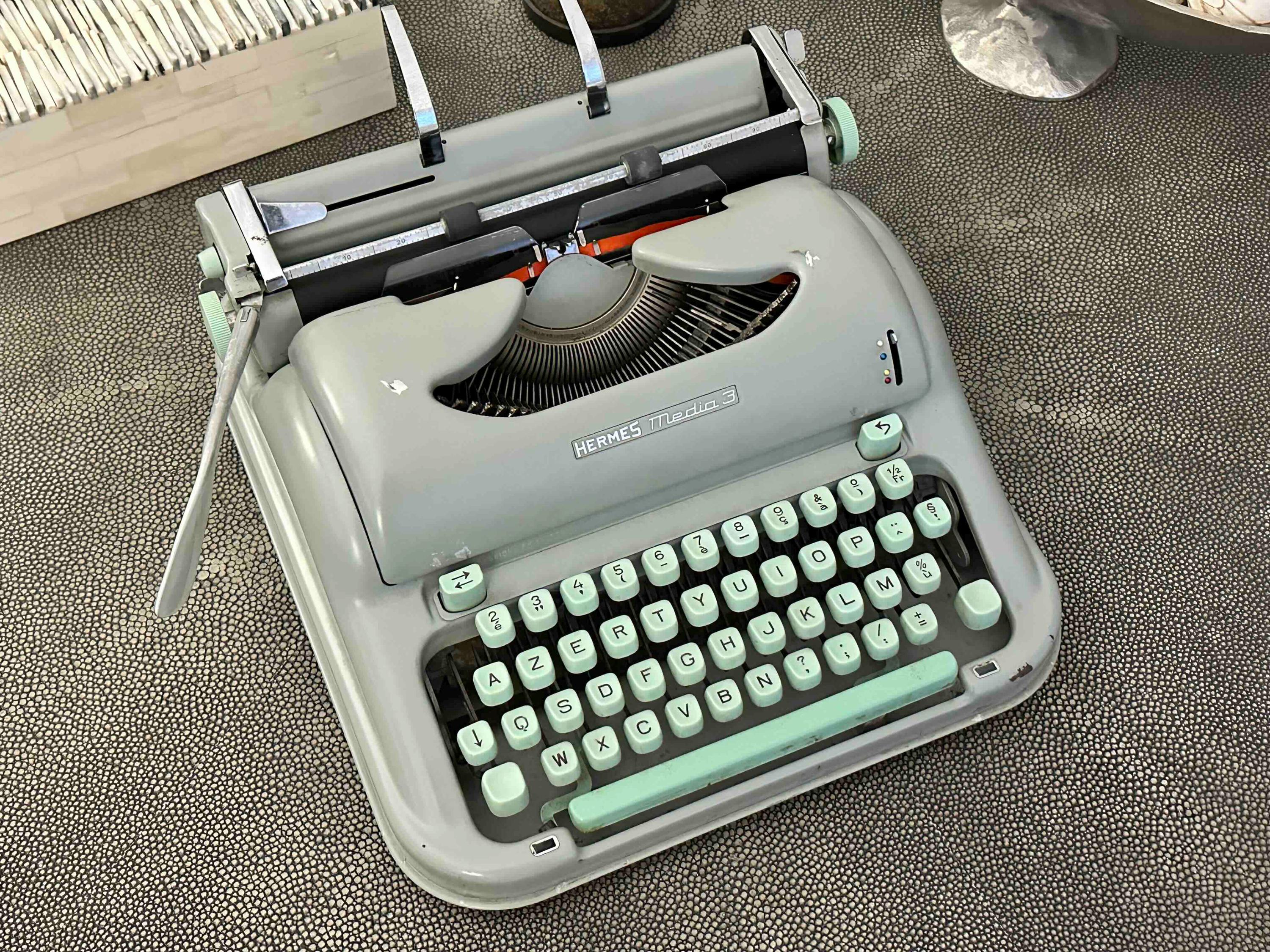 ヘルメス　タイプライター　ヘルメスベビー HERMES Baby 中古タイプライター｜タイプライター専門店の尾河商会