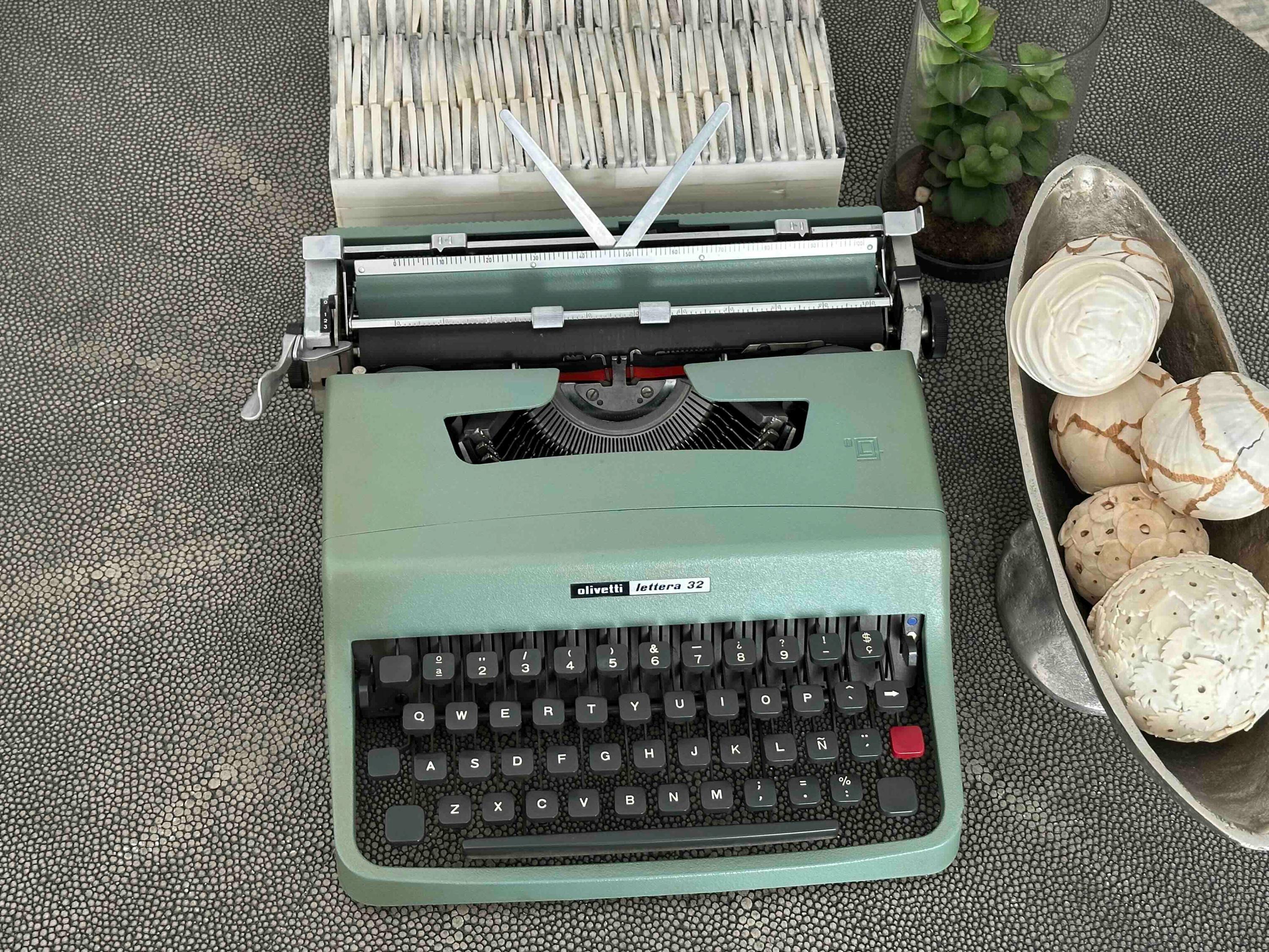 Olivetti Lettera 32 Case - Etsy