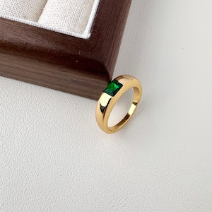 Minimalistisk ädelstensring | Stapelbar och elegant | Perfekta smycken och presenter för vardagsbruk