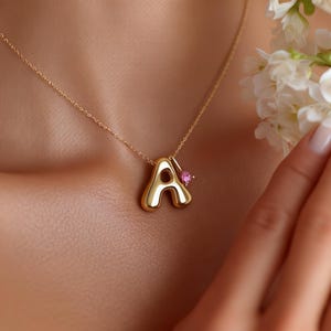 Colar delicado com bolhas 3D | Empilhável para usar em camadas | Pedra de nascimento e letra personalizadas
