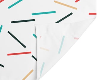 Zasłona prysznicowa z poliestru z kolorowym wzorem w linie (71" x 74")