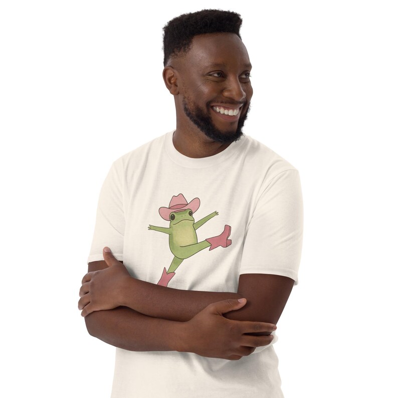 Funny Frog T-Shirt – Cute Sensitive Frog in Pink Cowboy Boots & Hat – Whimsical Kawaii Graphic Tee.