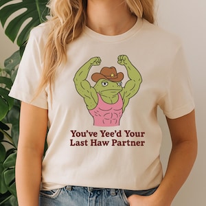 Funny Cowboy Frog Shirt – Western Meme Tee, Humor Gift