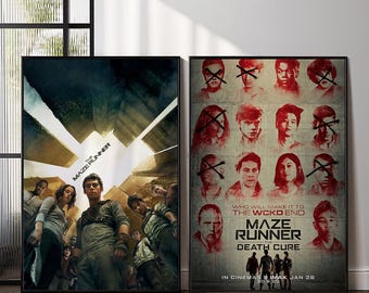 Puede incluir: Dos carteles enmarcados de la serie de películas "El corredor del laberinto". El cartel de la izquierda presenta a un grupo de personas mirando hacia arriba, con el título "The Maze Runner". El cartel de la derecha tiene retratos de personajes con el texto "Who will make it to the WCKD end" y "Death Cure".