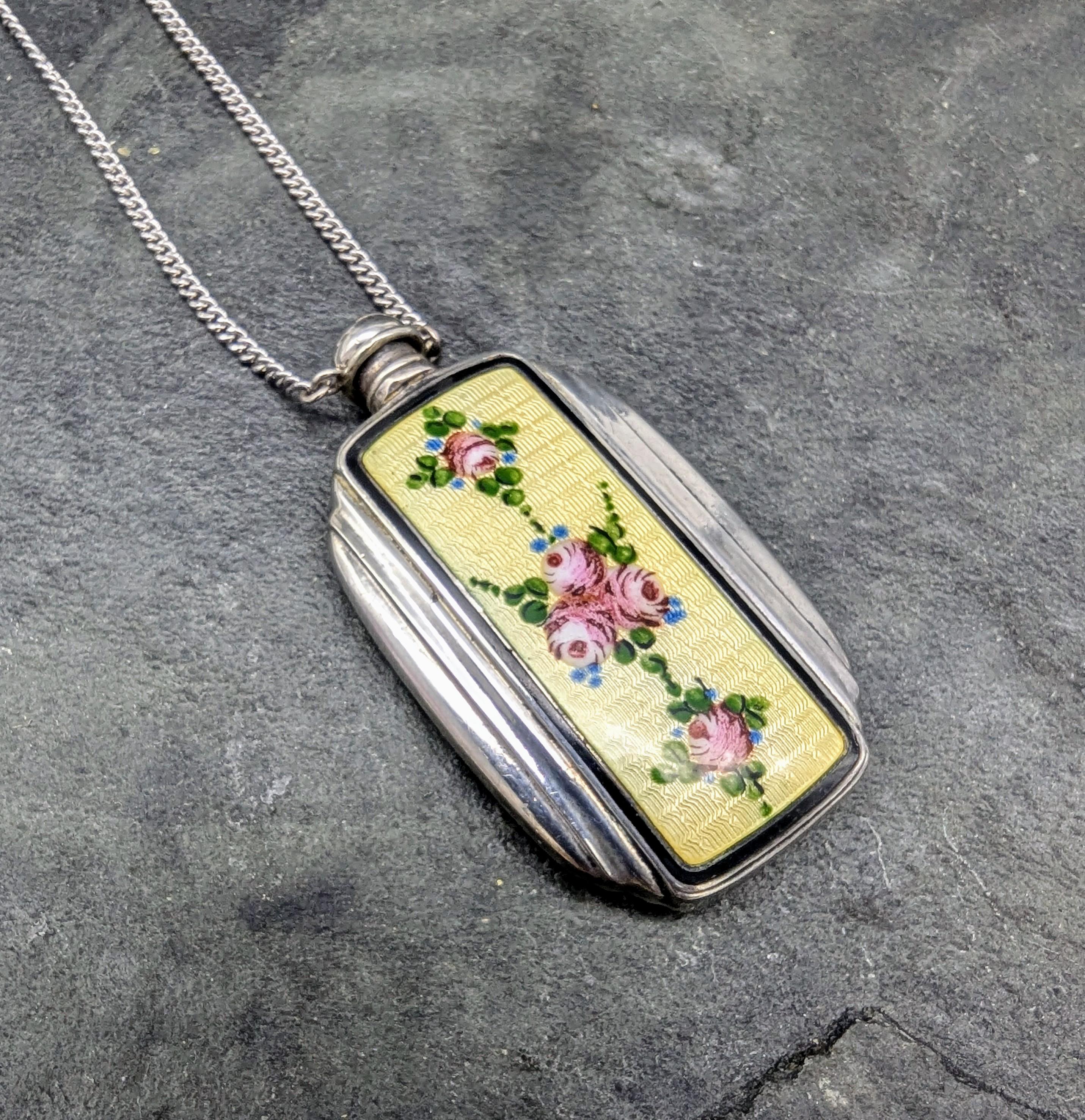 Montre Pendentif Suisse Ancienne En Argent Massif - Émail Guilloché Bleu Et Jaune, Mécanique, Fonctionne
