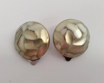 Vintage 1960s round textured gold pearlised glass clip earrings