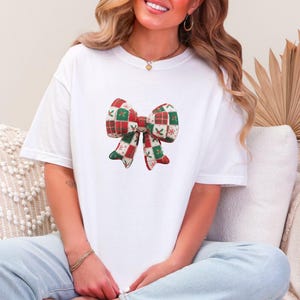 Lazo navideño acolchado, camiseta con lazo de peluche, camisa de regalo de Navidad, ropa festiva, atuendo de celebración