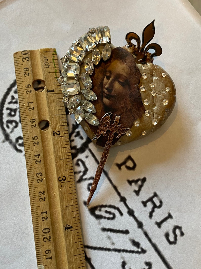 Regency heart brooch. Bridgerton style. Wearable art. One of a kind bling brooch. Repurposed. Vintage jewelry image 2