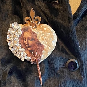 Regency heart brooch. Bridgerton style. Wearable art. One of a kind bling brooch. Repurposed. Vintage jewelry image 6