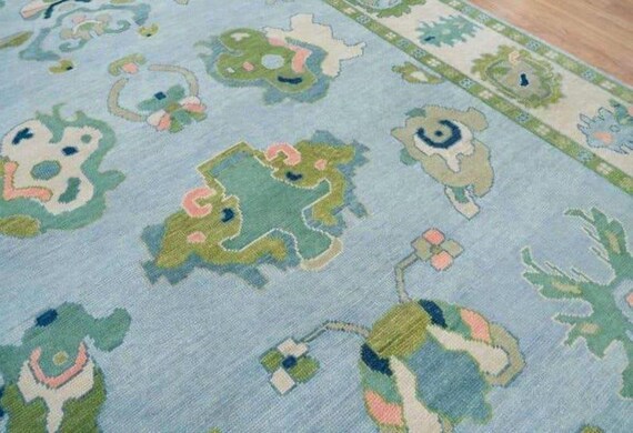 Hand-Knotted Tibetan Wool Rug: Abstract Floral Oriental Carpet