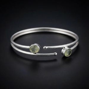 Natürliches Prehnit Sterling Silber Offene Manschette Armband - Minimalistischer Boho Armreif