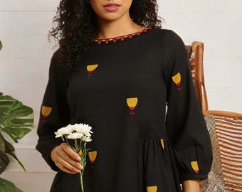 Top arricciato floreale nero, camicetta boho con maniche a sbuffo, camicia ricamata Cottagecore