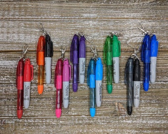 Mini Sharpie pour enrouleur de badge, mini porte-clé stylo infirmière, Mini Sharpie enrouleur de badge, bas de Noël pour infirmière, accessoire infirmière porte-clé Sharpie