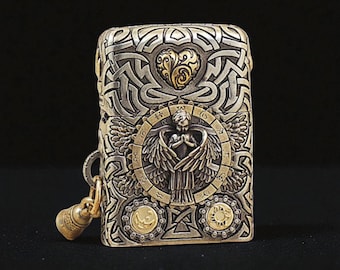 Zapalniczka Zippo z motywem celtyckiego węzła – serce ze skrzydłami anioła i grawerunek drzewa życia, gwiazda Dawida na odwrocie | Kolekcjonerski prezent o charakterze duchowym w stylu vintage