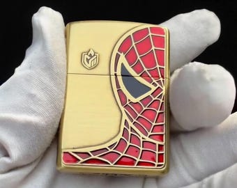Złota zapalniczka Zippo – grawerowany wzór Spider Hero, wiatroodporny, wielokrotnego napełniania, kolekcjonerski prezent dla mężczyzn, wyjątkowy dodatek do palenia z motywem superbohatera
