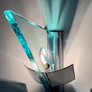 Vintage Artemide Icaro Wandlampe | Carlo Forcolini | Italienische Postmoderne Wandleuchte | Skulpturale Glasleuchte