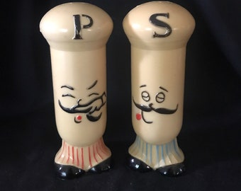 vintage Royaume-Uni Enregistré No984,341 Plastic Chefs Salt Pepper Shakers Hong Kong