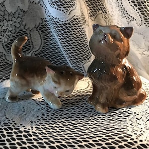 Playful Brown Kittens/Cats Vintage Salt Pepper Shakers Japan Ceramic